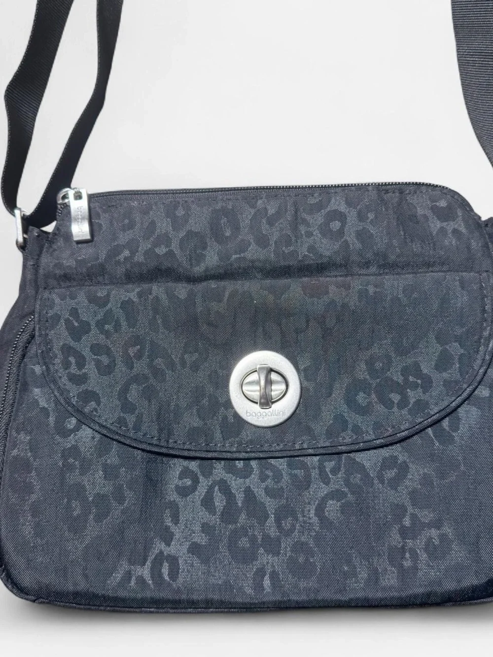 Baggallini black leopard print crossbody bag